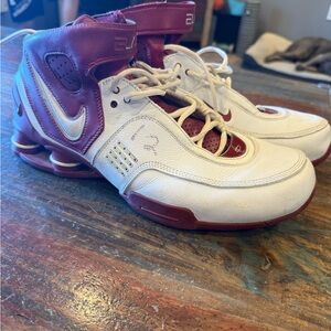 VINTAGE Nike Elite Basketball Shoes - Maroon & white
